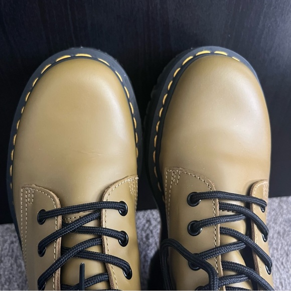 DR. MARTENS JADON PLATFORM BOOTS IN ANTIQUE OLIVE - Picture 4 of 7